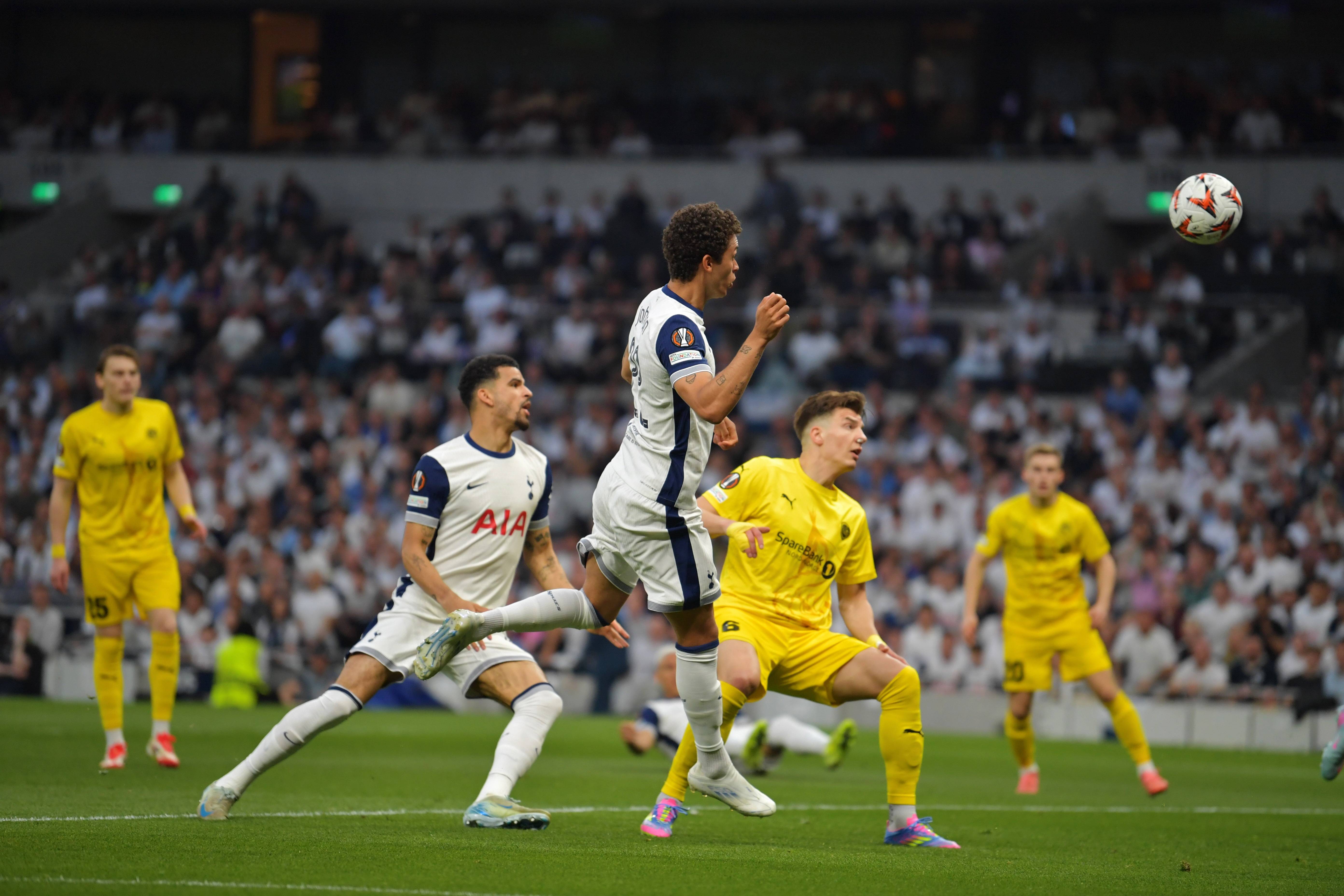 关于伯恩利主场战平水晶宫,保持不败纪录的信息 关于伯恩利主场战平水晶宫,保持不败纪录的信息