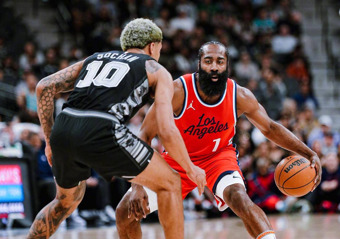 火箭客场惨败猛龙,哈登砍下三双 火箭客场惨败猛龙,哈登砍下三双