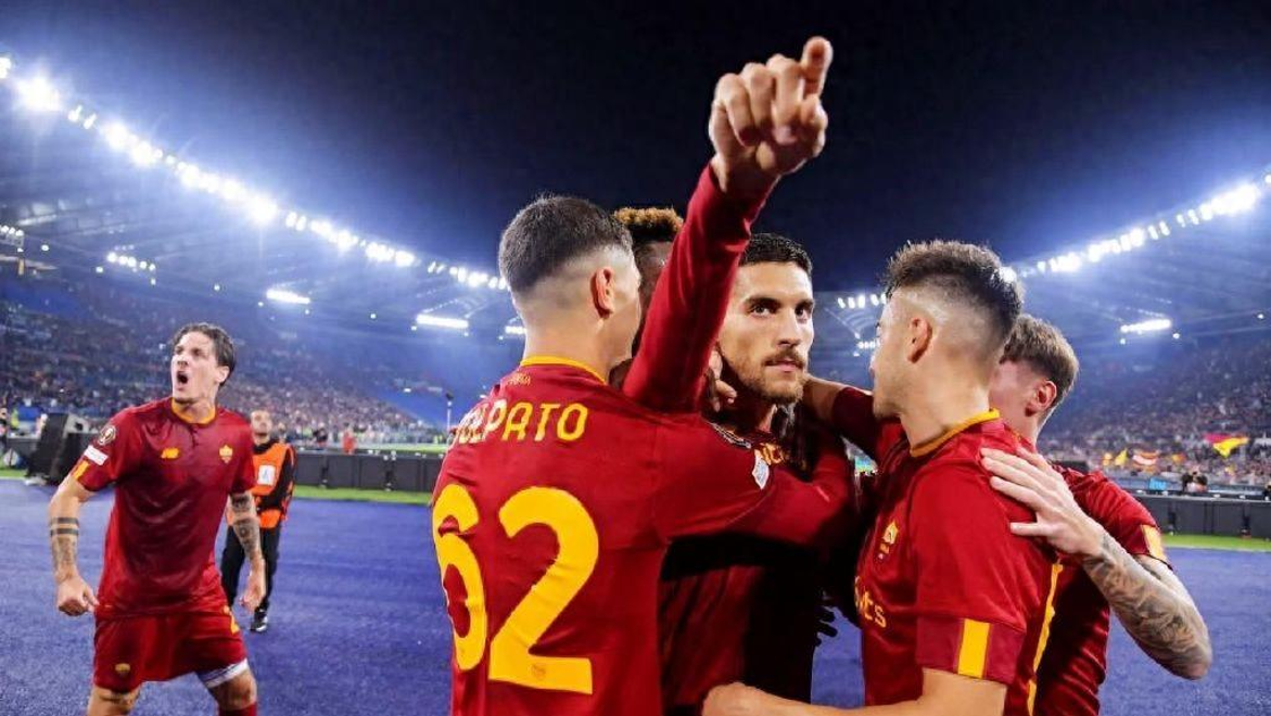 意甲联赛一触即发,球员拼尽全力的简单介绍