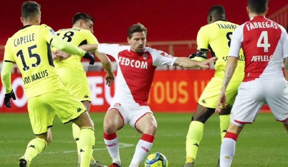 里尔主场战胜南特，保持不败纪录