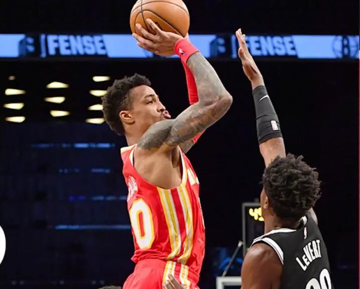 老鹰内讧不断，主帅下课球队动荡