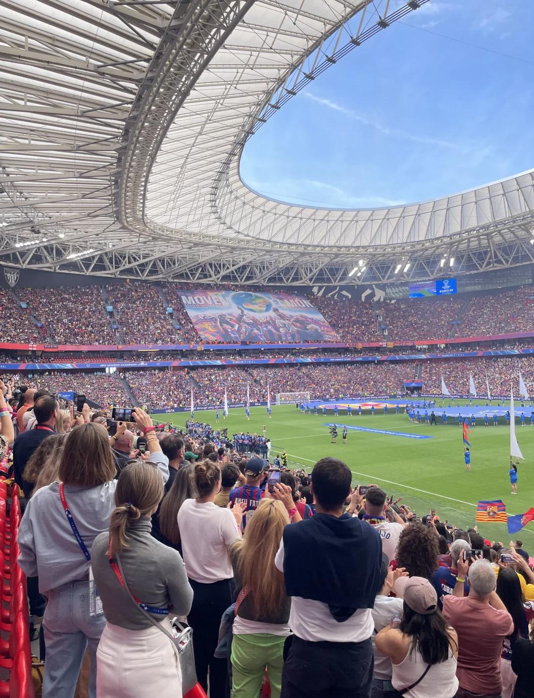 国际女足比赛场上的精彩瞬间令人热血沸腾的简单介绍