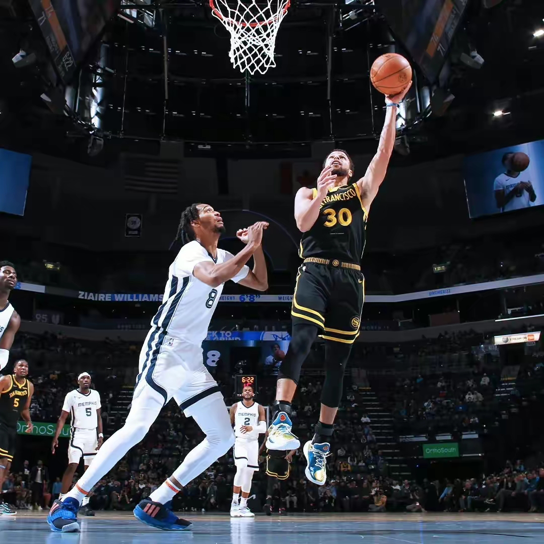 od体育网页版-包含勇士球员在比赛中为球队贡献关键分球的词条