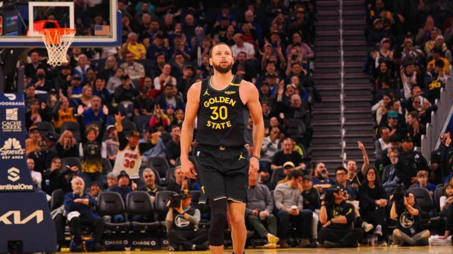 包含勇士球员在比赛中为球队贡献关键分球的词条