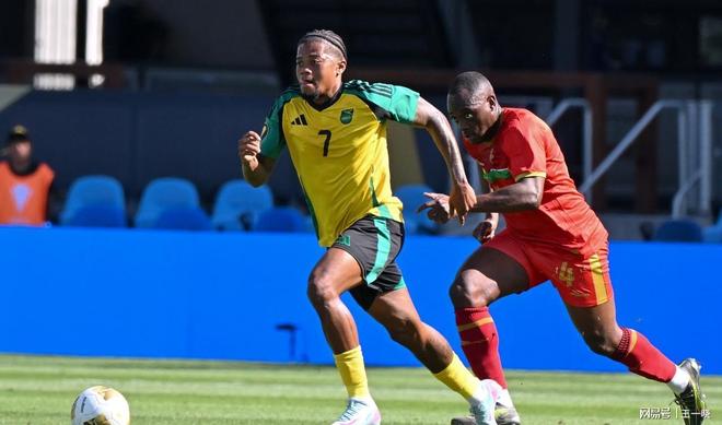 包含马赛遭遇严峻挑战，球员迎难而上的词条